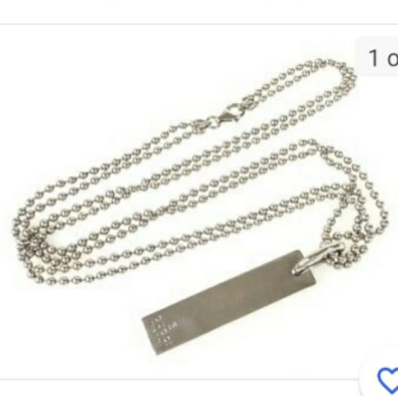 Men's Gucci Dog Tag Necklace in Sterling Silver